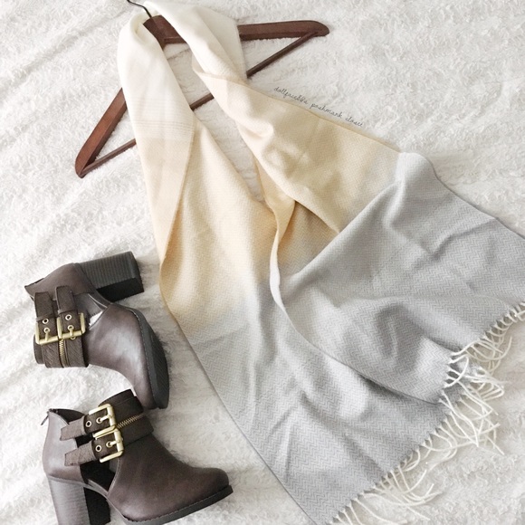 better than cashmere Accessories - Better Than Cashmere Grey + Tan Scarf